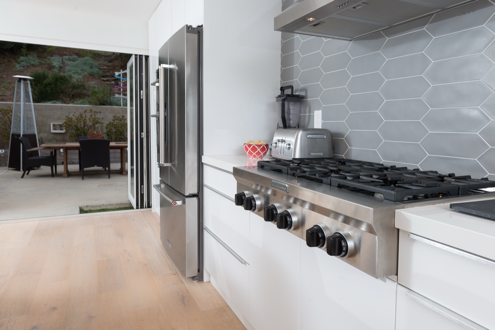 Kitchen backsplash